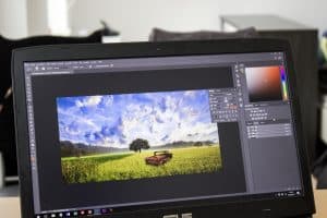 Comment retourner une image dans Photoshop : guide étape par étape